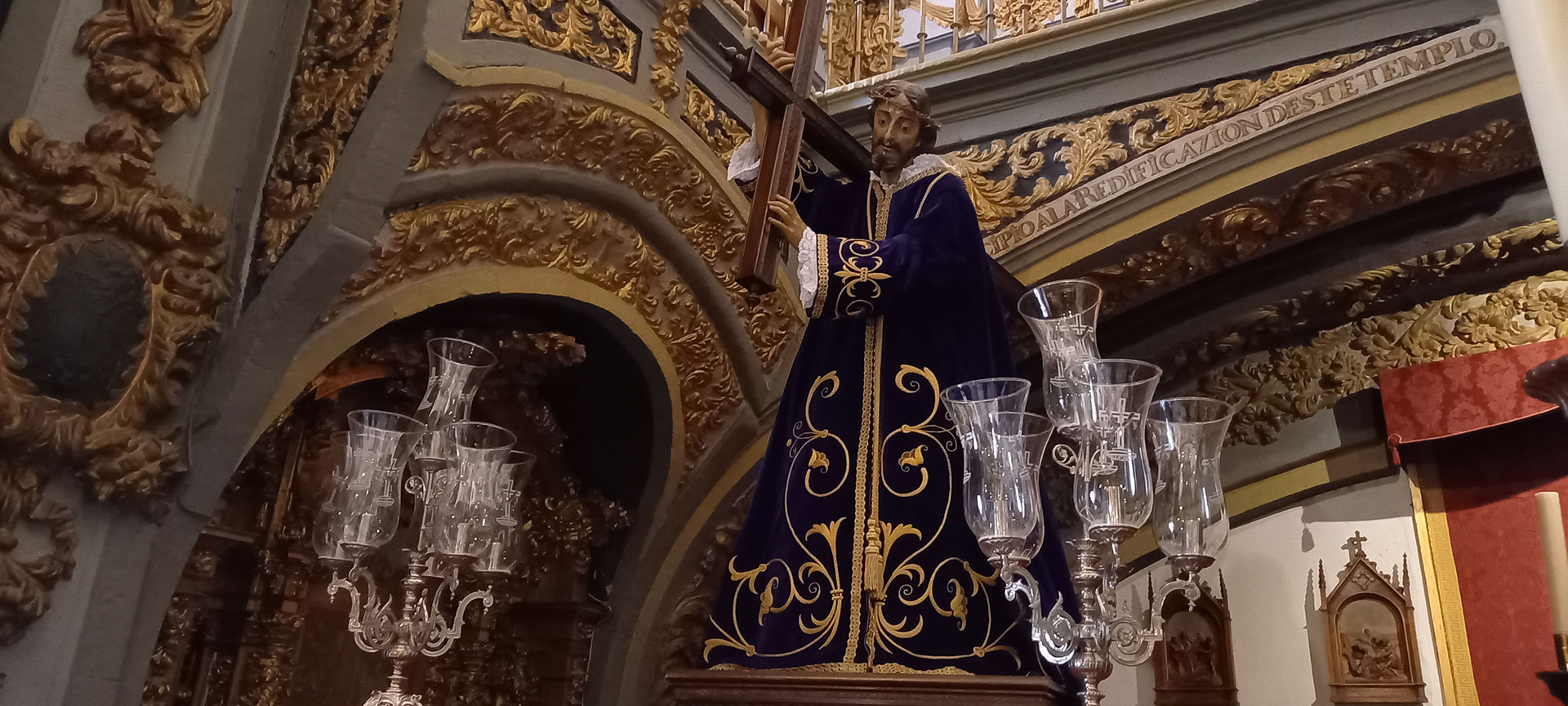 Jesús con Cruz a cuesta