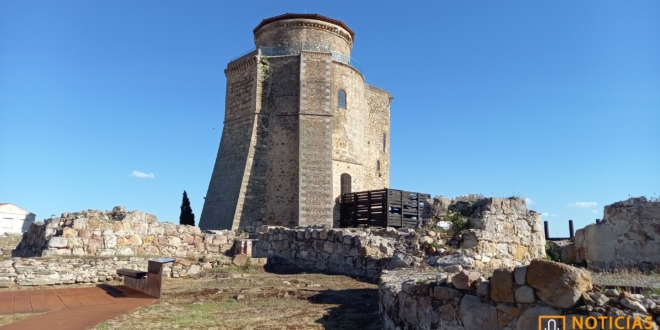 Alba de Tormes - Castillo-Palacio de Duques de Alba