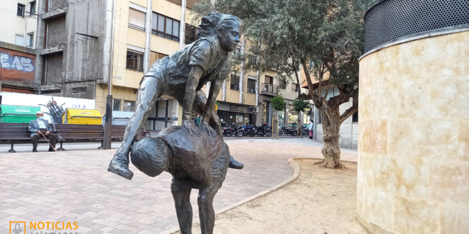 Escultura: Juego de la pídola