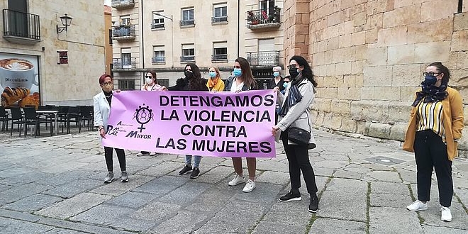 Concentracion Asociacion Plaza Mayor contra la violencia de genero