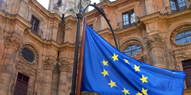 Pontificia bandera proyecto europeo patrimonio cultural