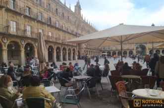 Gente en Plaza Mayor de Salamanca
