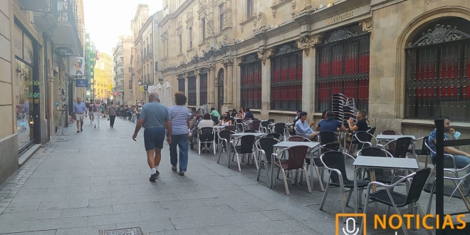 calle Zamora terrazas gente covid