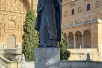 Escultura Franciso de Vitoria