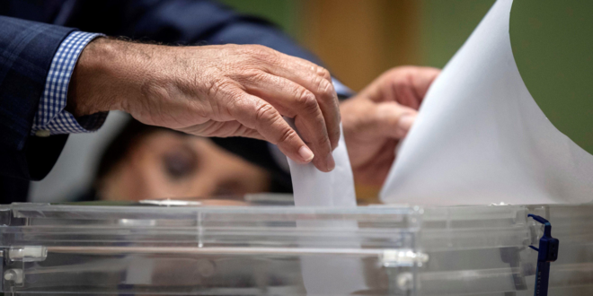 Votos urnas elecciones en Salamanca
