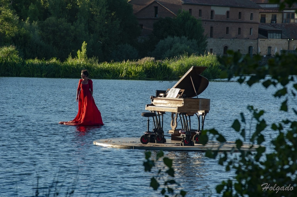 El piano flotante en el rio Tormes 09