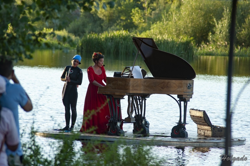 El piano flotante en el rio Tormes 10