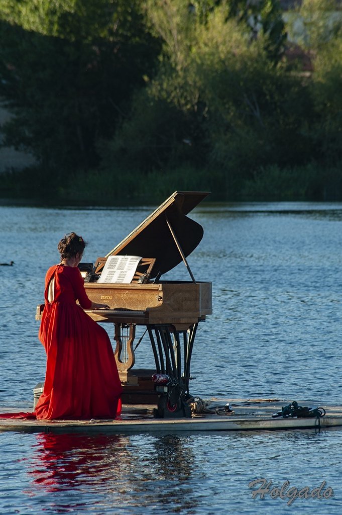 El piano flotante en el rio Tormes 13