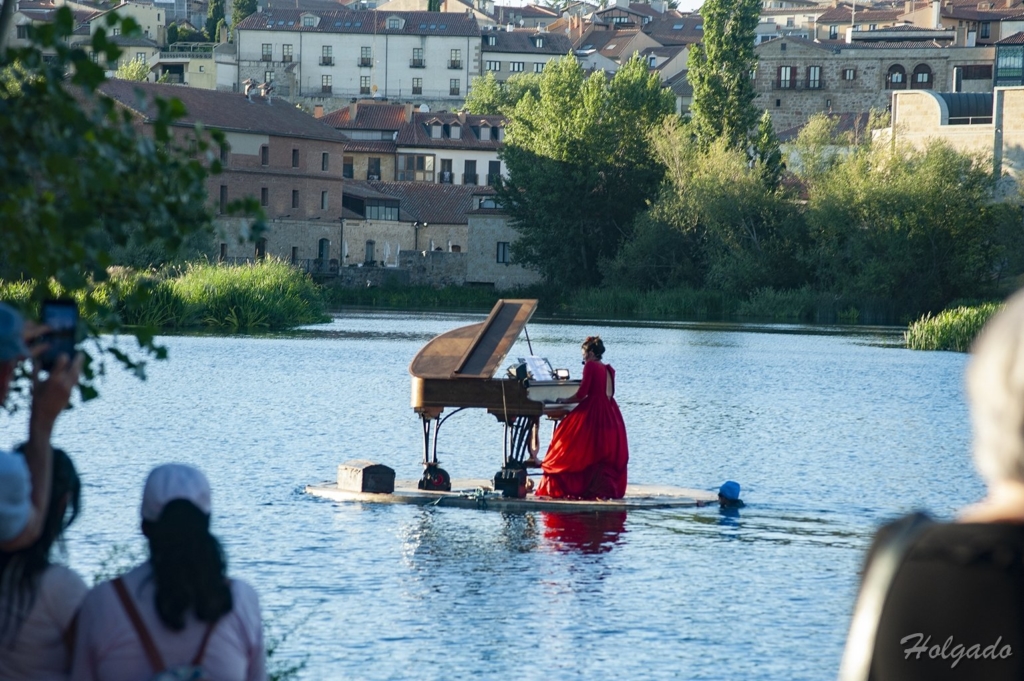El piano flotante en el rio Tormes 16