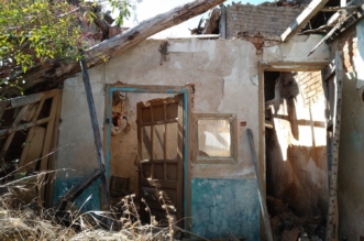 Casa abandonada en la localidad de Guadramiro UPL despoblacion