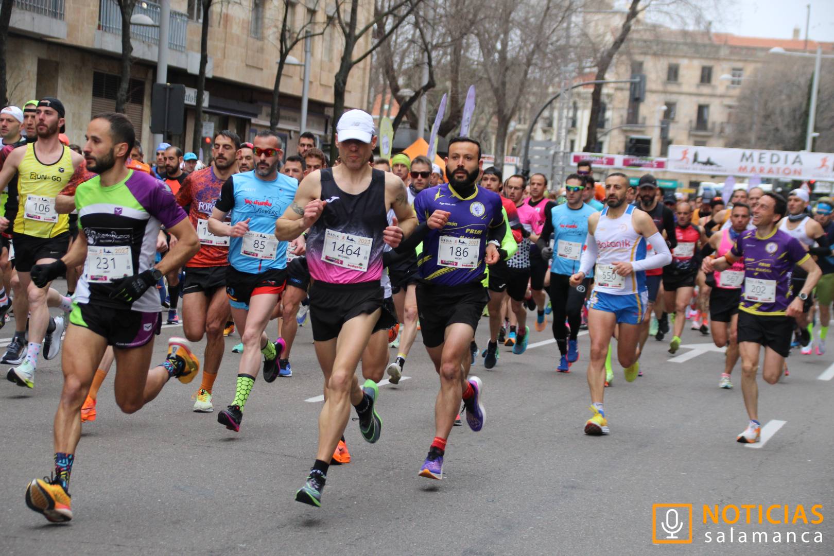 Pasado marco Criticar Cómo alimentarse para correr una maratón ✔️