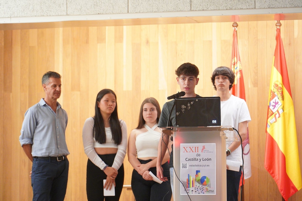 Estudiantes del IES Tierra de Ciudad Rodrigo reciben el Premio de Estadistica de Castilla y Leon