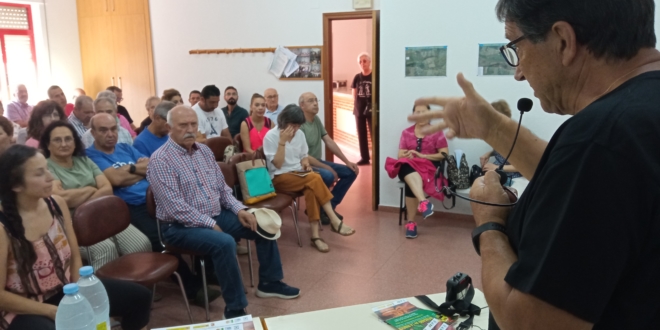 Manifiesto en el Día del Mundo Rural en Torresmenudas