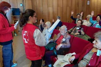 taller de memoria con personas mayores Cruz Roja